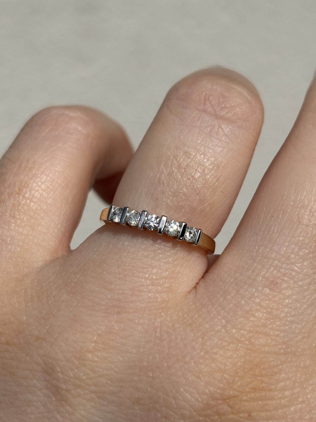 18ct Yellow Gold Bar-set Five Stone view 2
