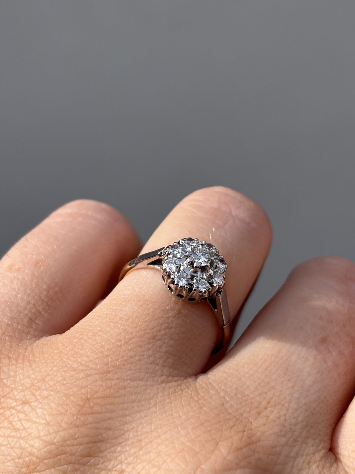 18ct Yellow and White Gold Antique Diamond Daisy Ring view 4