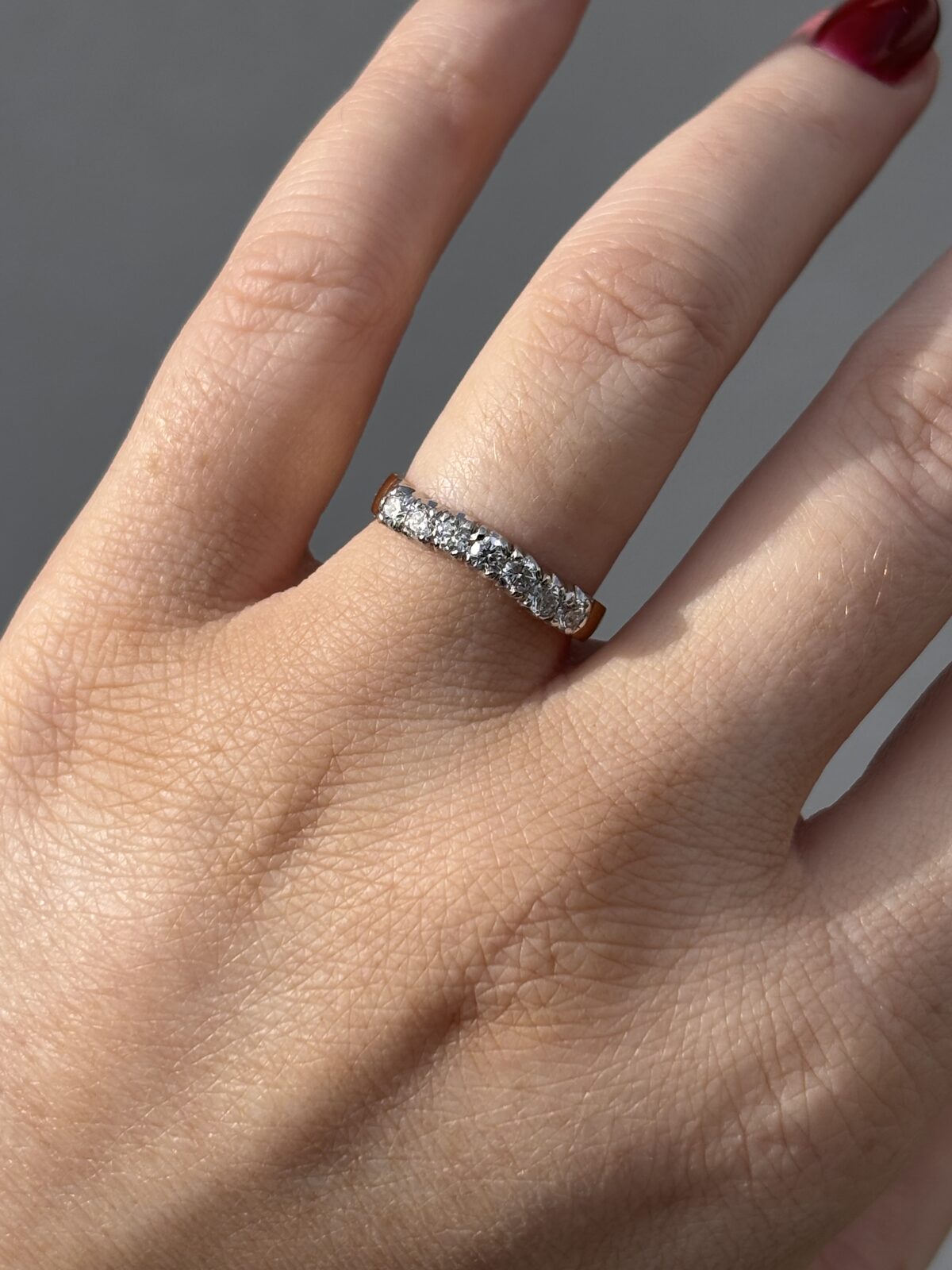 18ct Yellow Gold Curved Diamond Band
