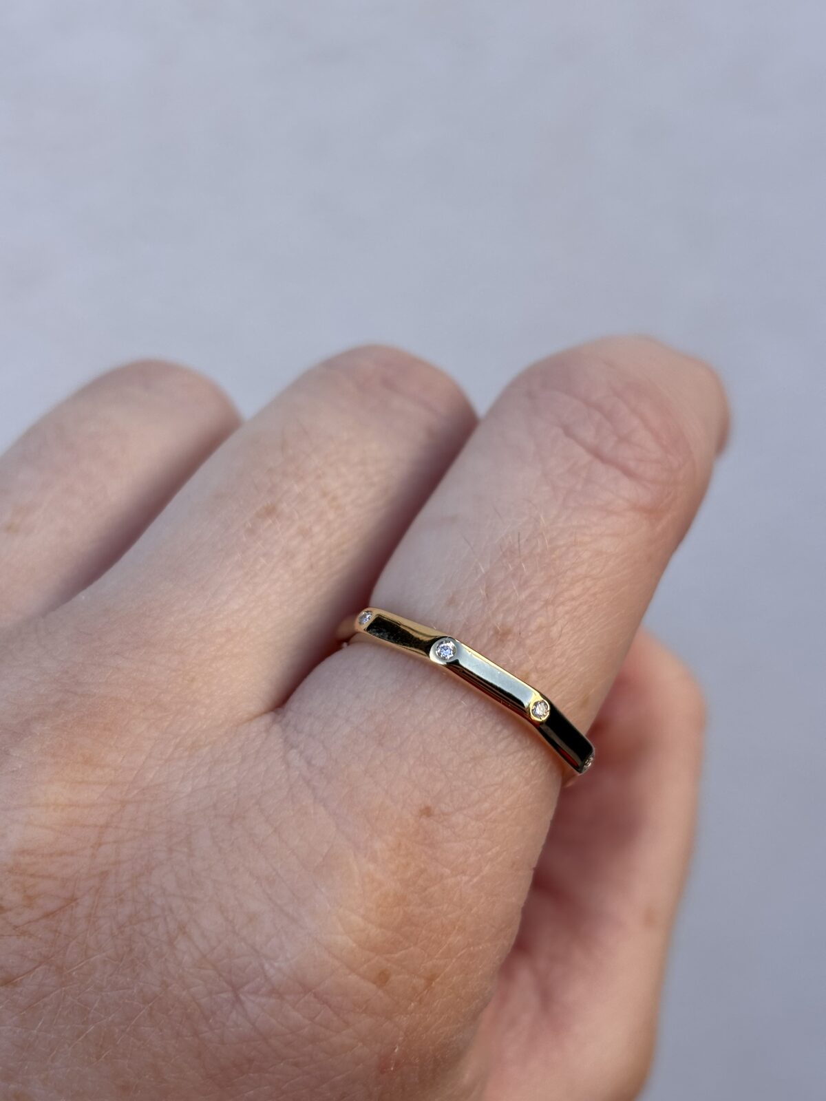 18ct Yellow Gold Scattered Diamond Geometric Band view 4