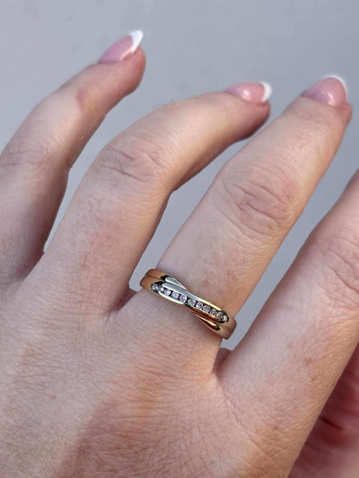 9ct Yellow Gold Diamond Crossover Ring view 4
