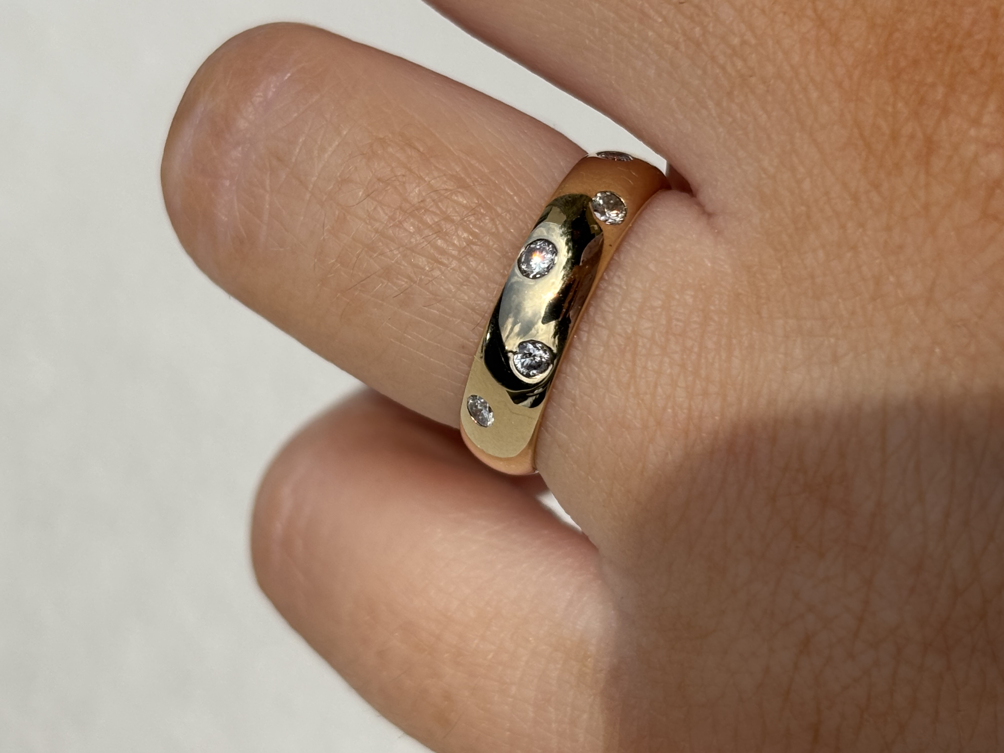 9ct Yellow Gold Diamond Etoile Band view 4