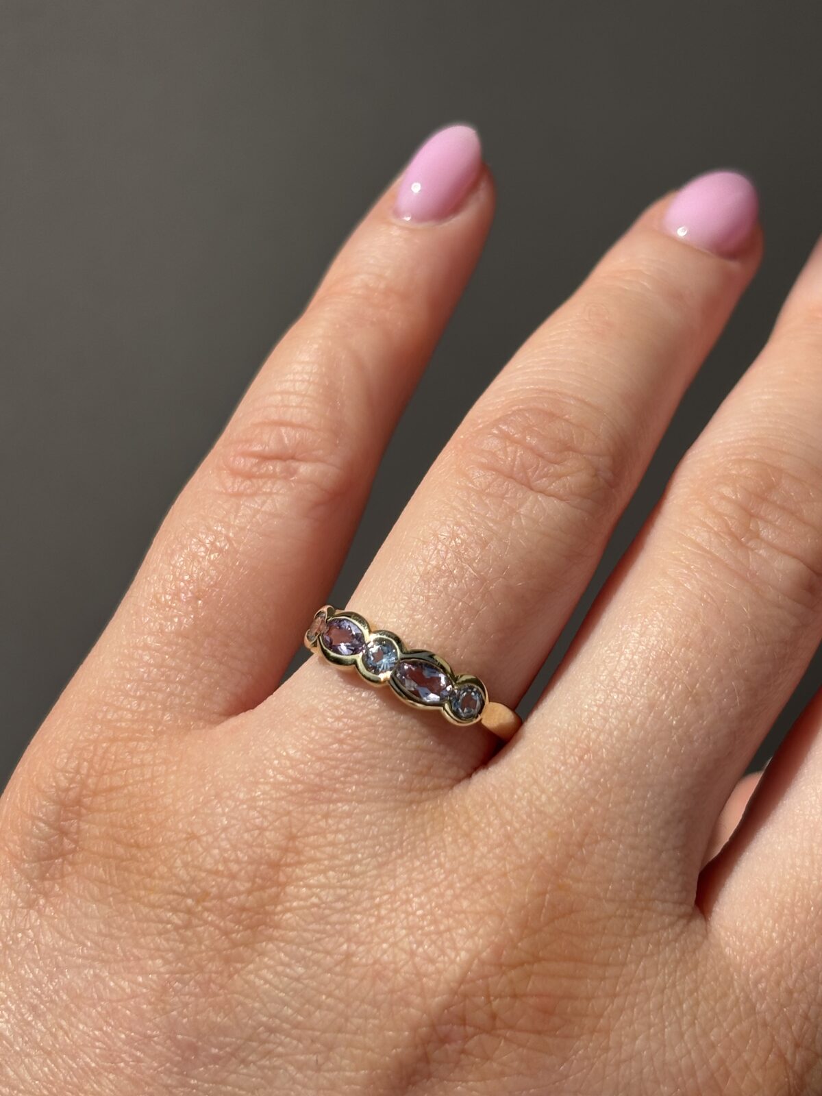 9ct Yellow Gold Topaz and Amethyst Ring view 3
